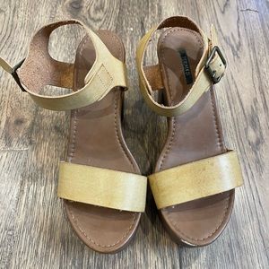 🌸BOGO🌸Forever 21 Platform Sandals